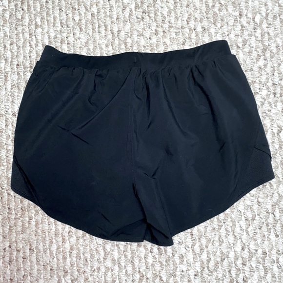 2 for $20 or 5 for $40
UNDER ARMOUR SHORTS - MEDIUM - Picture 3 of 4